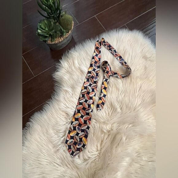 NFL Team Football Novelty Silk Tie - Picture 1 of 3